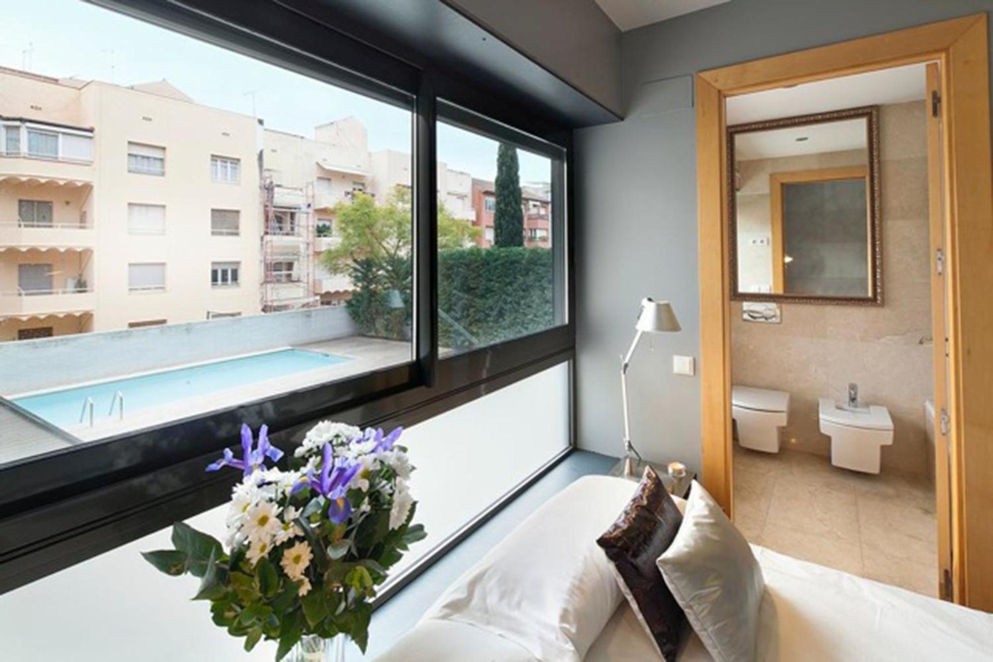 My Space Emirates - Splendid Apartment With Terrace And Pool Near Park Gueell Barcelona Quarto foto